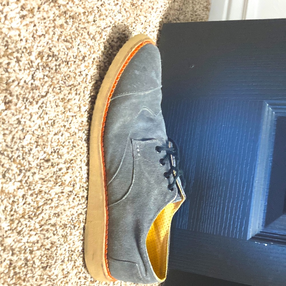 Shoes from toms